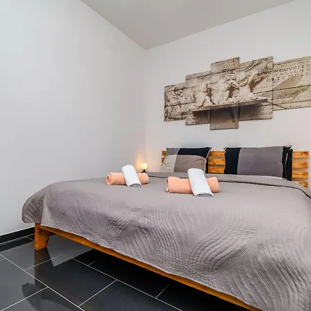 Cicko Apartman Trogir